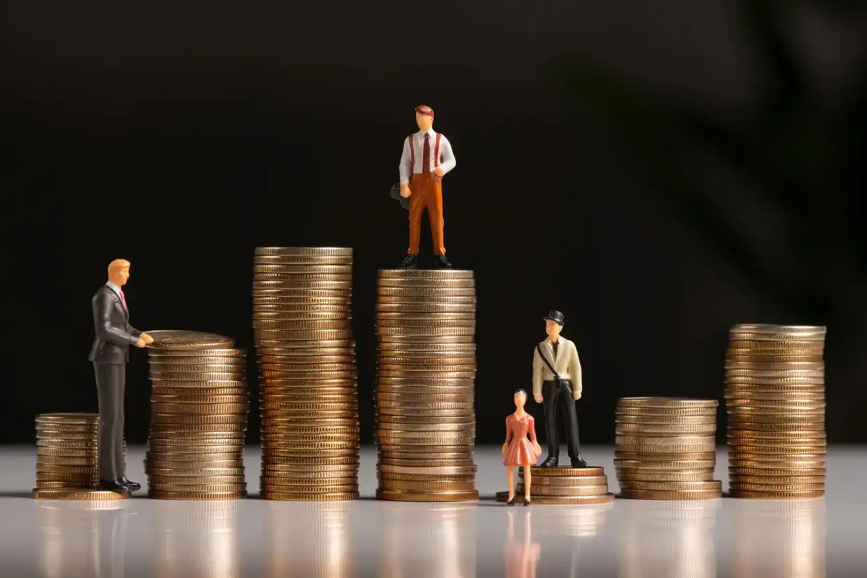 再融资监管趋严：聚焦主业成核心，跨界投资风险加剧