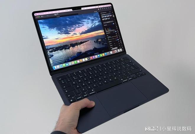 苹果笔记本电脑哪款好用_2020款MacBook Air M1芯片价格_2022款MacBook Air M2芯片评测