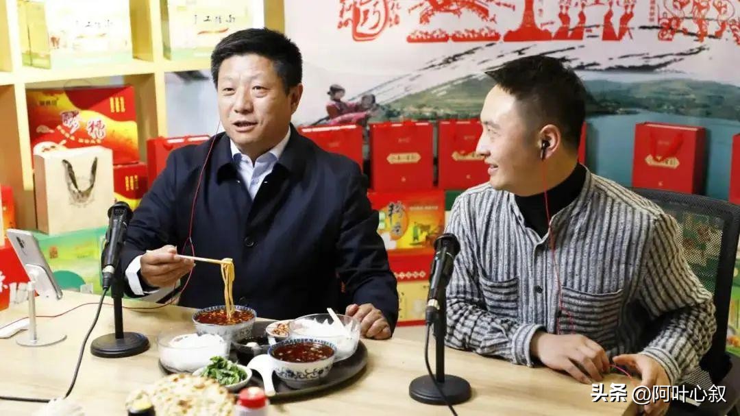 林下种菌_过去有哪个致富好项目_稻渔共养
